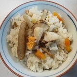 おむすびに便利！ホタテの炊き込みご飯です♪